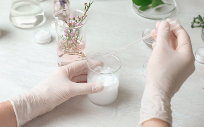 Niacinamide, biomimétique et techno-skin : guide scientifique des routines 2024 complètes